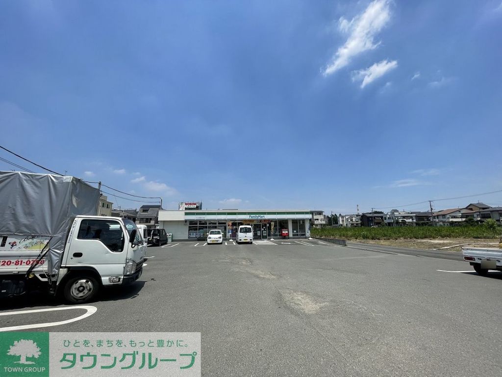 コンビニ　ファミリーマートさいたま西堀九丁目店（コンビニ）まで140m