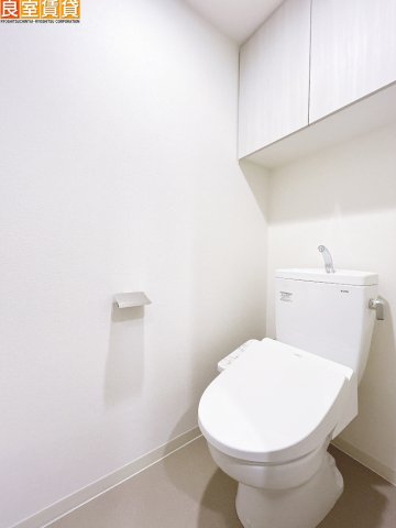 トイレ　温水洗浄便座