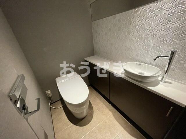 トイレ　写真は同タイプ別部屋です