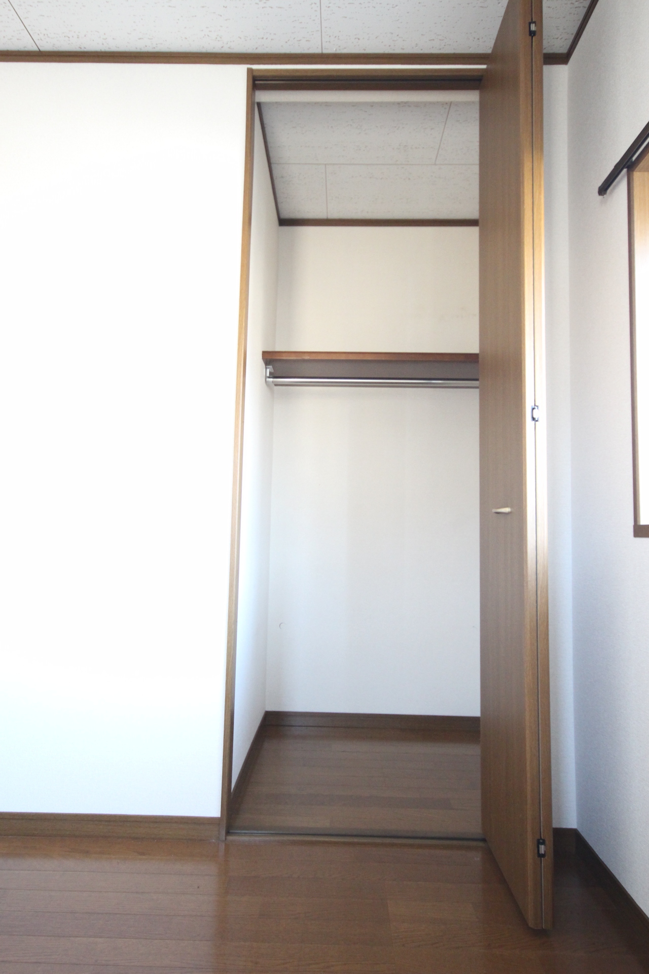 収納　洋室クローゼット