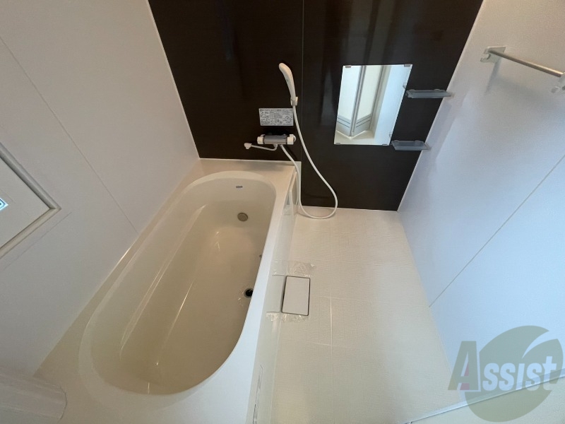 バス・シャワールーム　お風呂になります。一日の疲れを癒してくださいね。