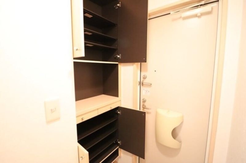 玄関　図面と現状に相違がある場合には現状を優先