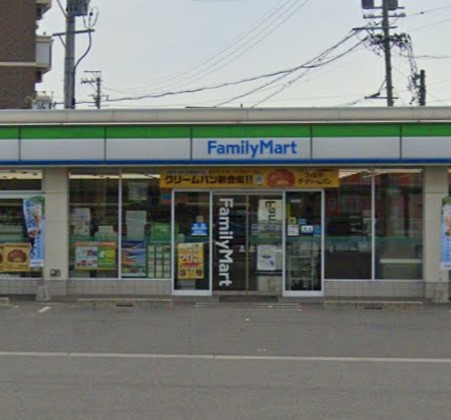 コンビニ　ファミリーマート 港本宮町店（コンビニ）まで703m