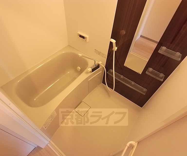 バス・シャワールーム　高級感のあるお風呂です。