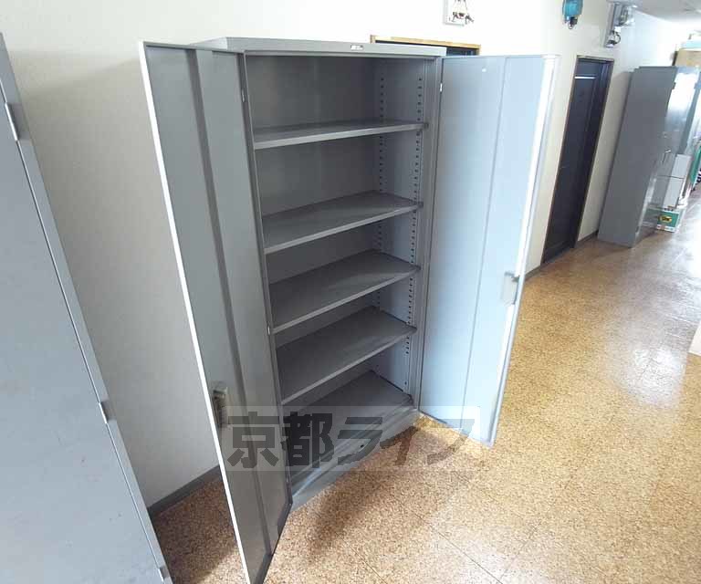 地下鉄烏丸線 北山駅 徒歩5分 3階建 築47年の内装写真