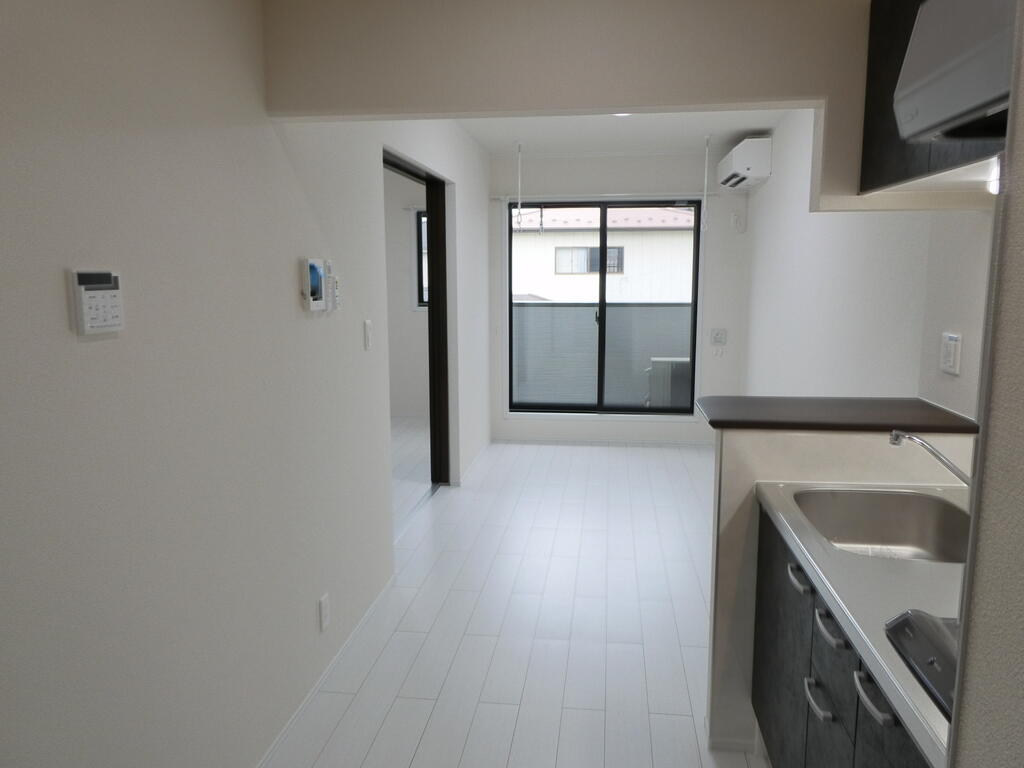 居室・リビング　内観写真・動画・パノラマは同物件同タイプ間取り205号室