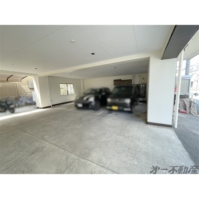 駐車場　駐車場