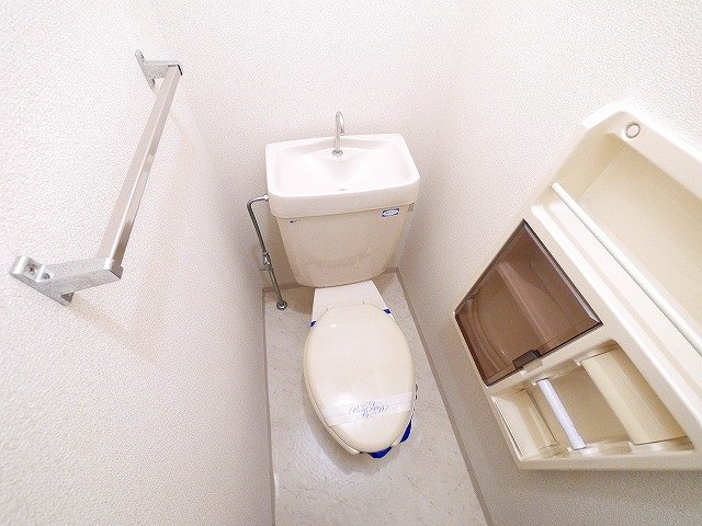トイレ　コンパクトで使いやすいトイレです