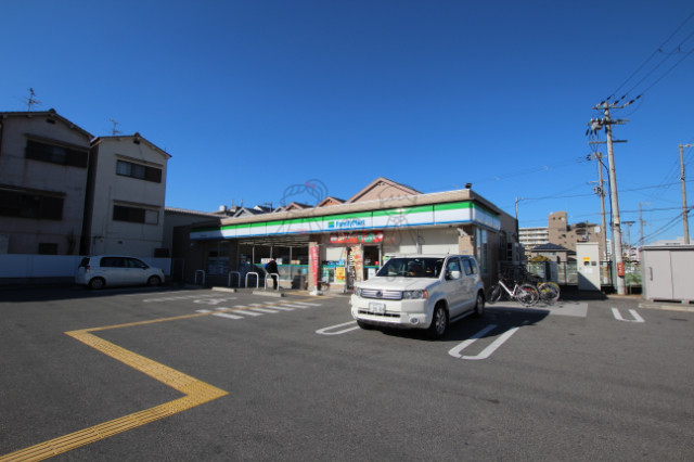 コンビニ　ファミリーマート東住吉矢田店（コンビニ）まで155m