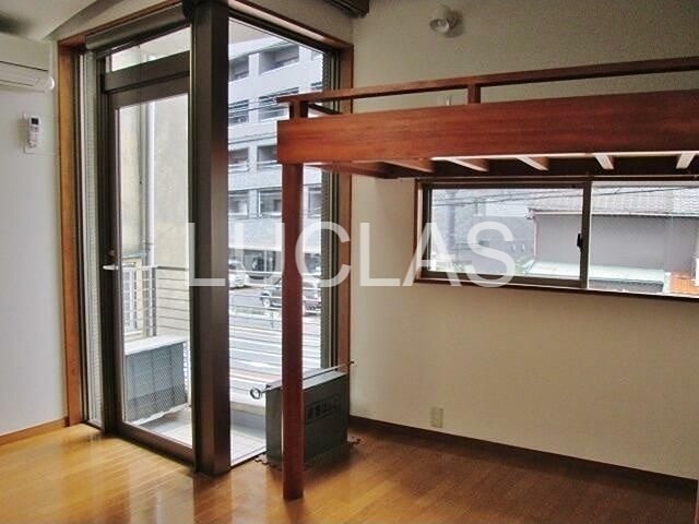 バルコニー　バルコニー付で洗濯物も安心♪