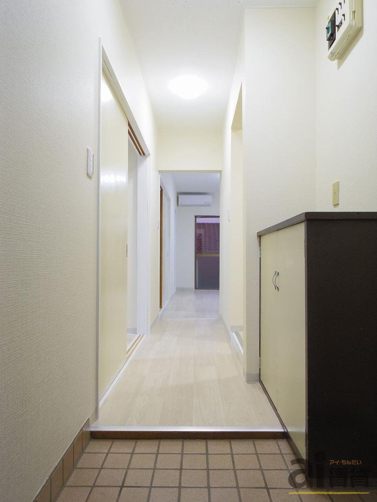 玄関　キッチン