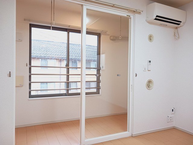 その他部屋・スペース　サンルーム。雨の日や冬でも安心して洗濯物が干せます！