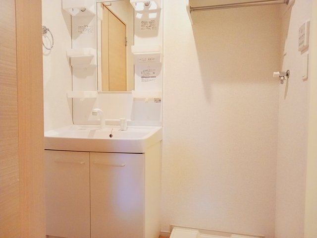 洗面設備　脱衣スペースもあります