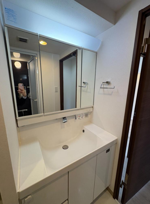 洗面設備　コンパクトで使いやすい洗面所