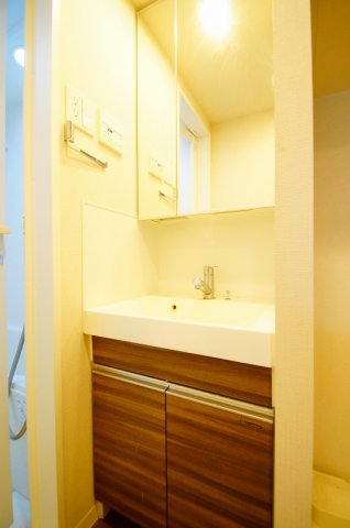 洗面設備　日々の生活に便利な「独立洗面台」あります。