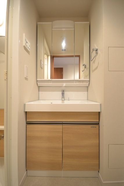 洗面設備　※室内参考画像