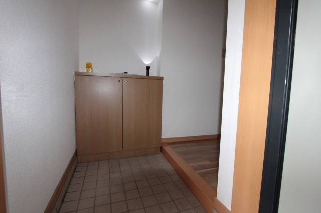 玄関　玄関も広々