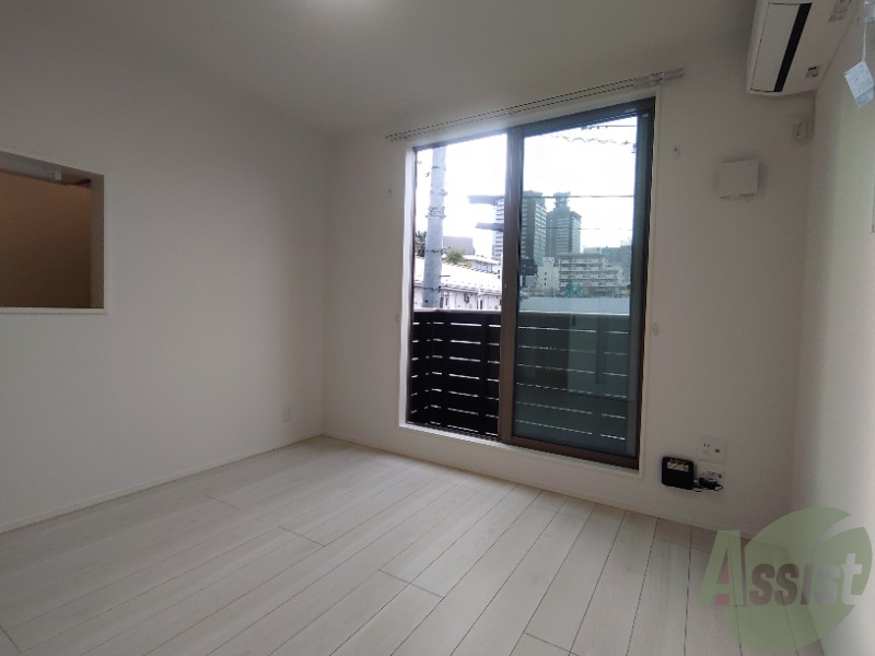 その他部屋・スペース　よく陽が差す、明るい室内で快適にお過ごしいただけます。