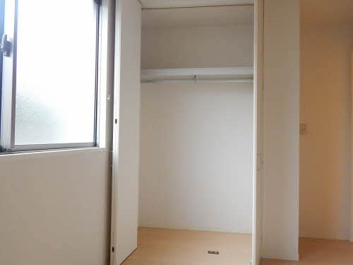 収納　上部収納も十分な広さです。