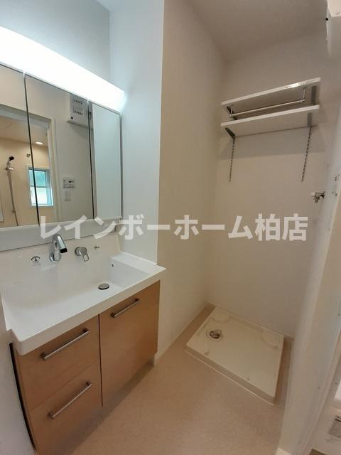 洗面設備　脱衣スペースもあります