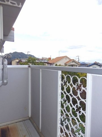 バルコニー　開放的で明るい空間を演出してくれるバルコニーです