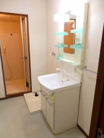 洗面設備　コンパクトで使いやすい洗面所