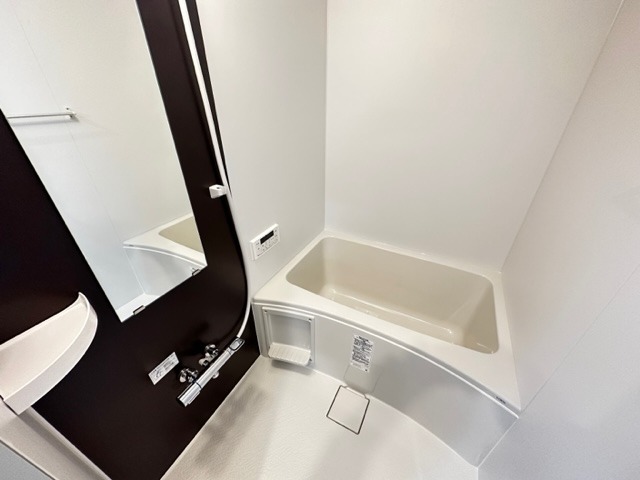 バス・シャワールーム　※同物件・反転タイプの写真です