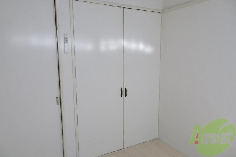 収納　収納も真っ白でした。ただただ白いですねー。