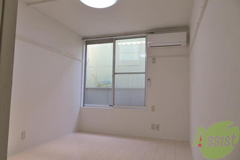 居室・リビング　お部屋が真っ白で清潔感を感じます、、