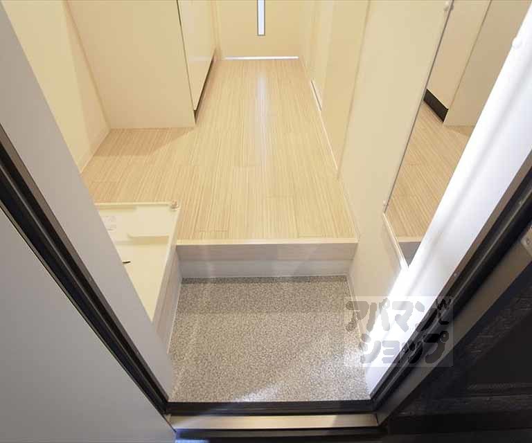 玄関　１０３号室参照