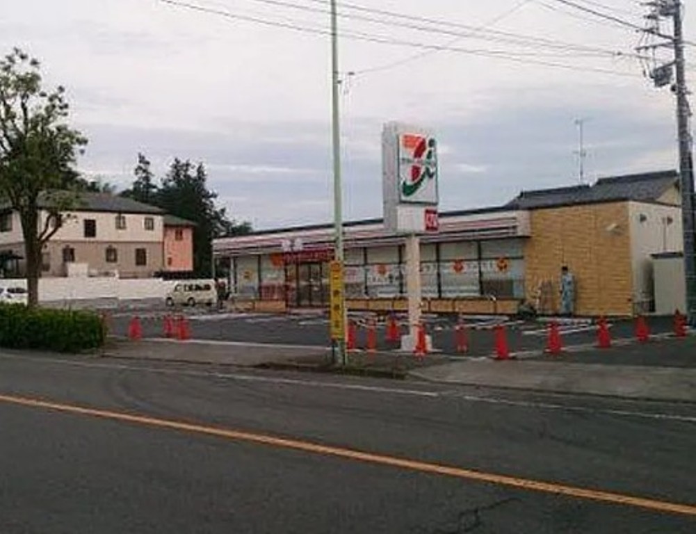 コンビニ　セブン-イレブン 町田木曽東１丁目店（コンビニ）まで137m