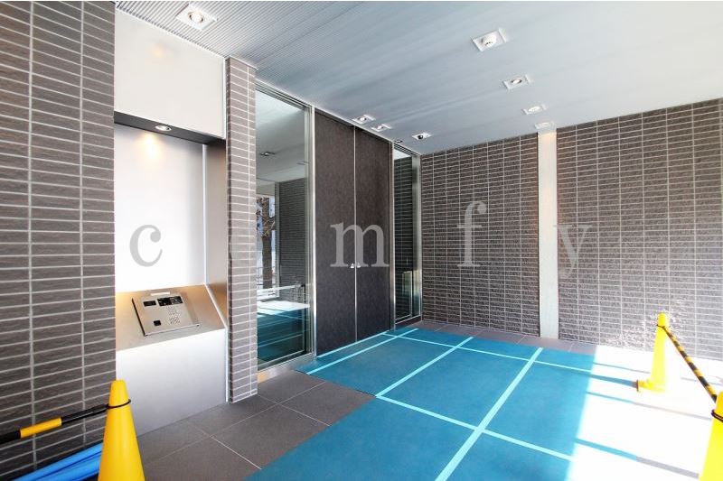 エントランス　広々としたエントランス