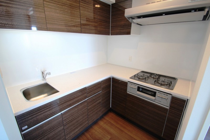 キッチン　使い勝手の良いＬ字型システムキッチン