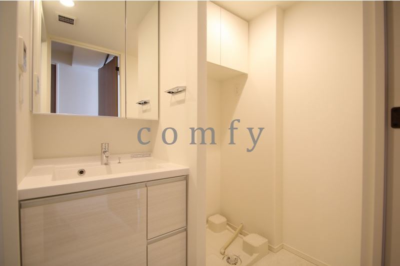 洗面設備　清潔感のある洗面所