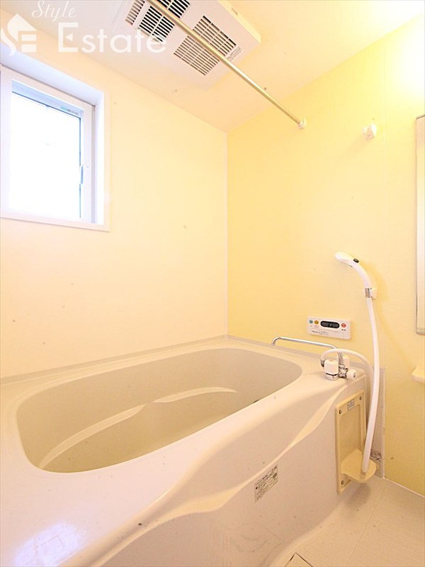 バス・シャワールーム　バスルーム