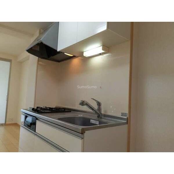 キッチン　コンパクトなキッチンで掃除もラクラク