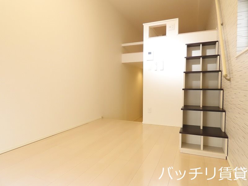 居室・リビング　別号室タイプの為、現状を優先致します。