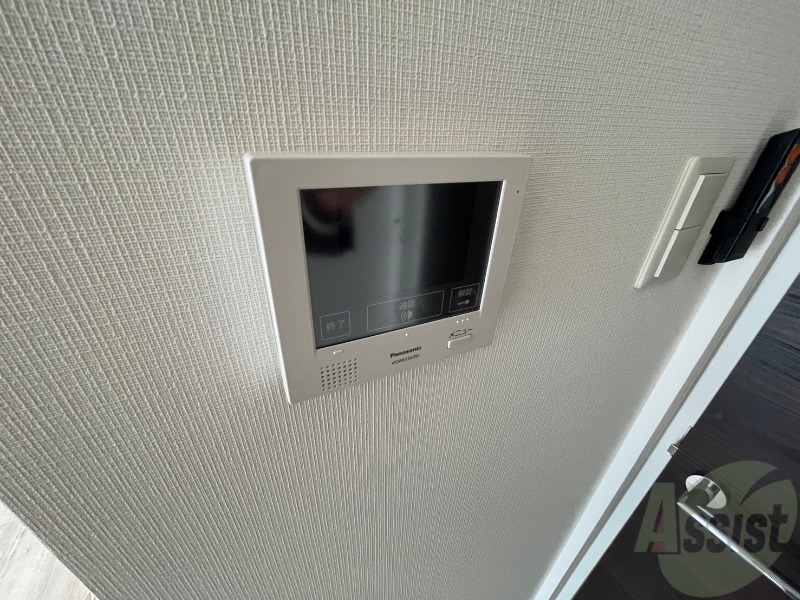 セキュリティ　ＴＶモニター付インターホンです。来客者の顔が見えるので安心！