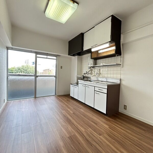 居室・リビング　※別室の参考写真の為、現況優先です。