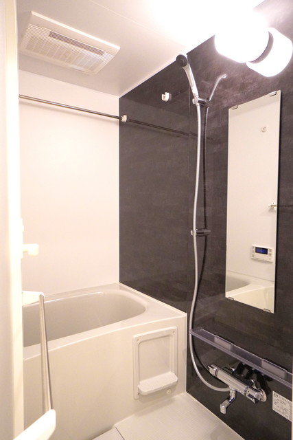 バス・シャワールーム　※写真は同タイプ住戸です。