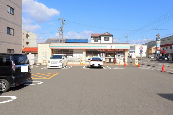 コンビニ　セブン－イレブン岐阜福光南町店（コンビニ）まで527m