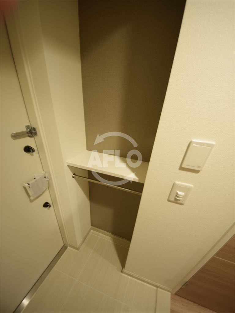その他　アーバネックス本町　玄関物置　玄関