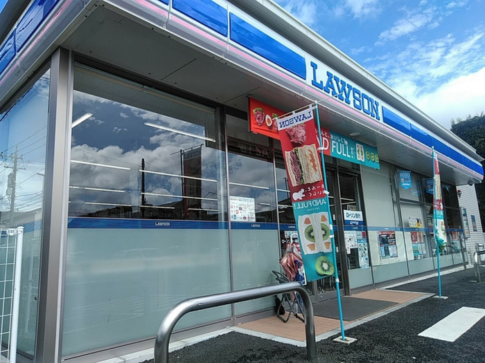 コンビニ　ローソン（コンビニ）まで157m
