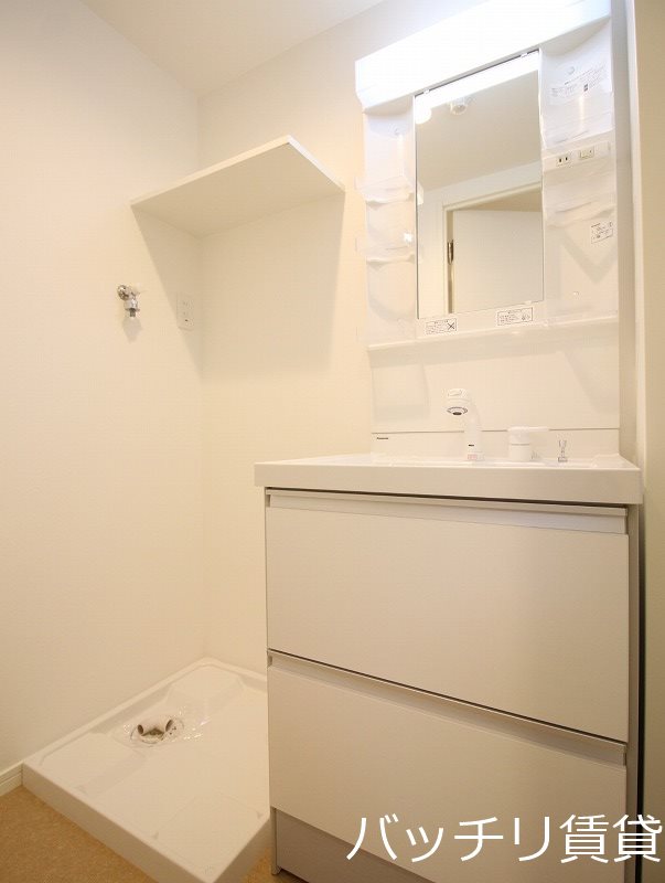 洗面設備　同型タイプの為、現状を優先致します。