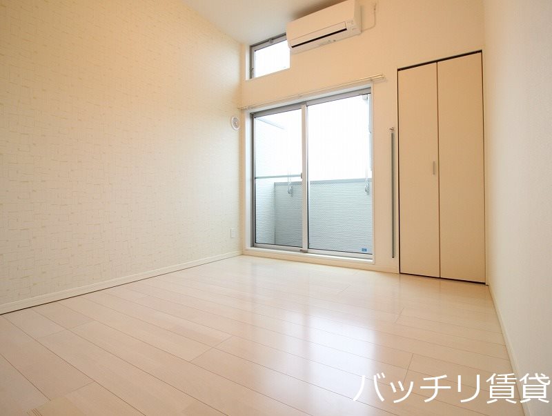 バルコニー　同型タイプの為、現状を優先致します。