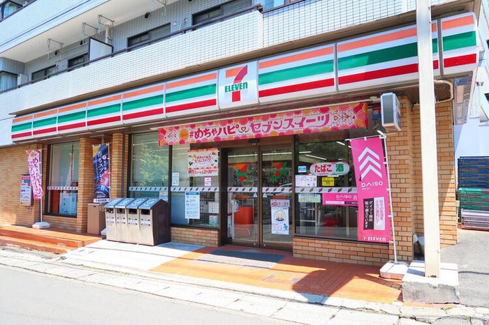 コンビニ　セブンイレブン（コンビニ）まで398m