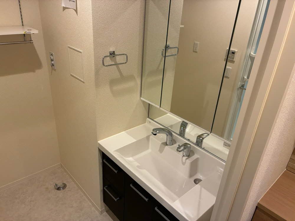 玄関　シューズボックス採用の玄関です。