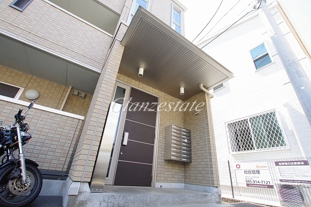 エントランス　☆キレイなエントランス☆