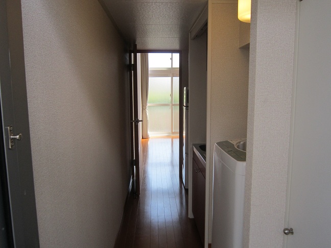 玄関　お部屋の中の廊下です☆
