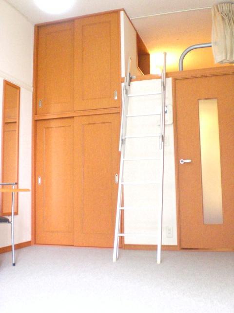 その他部屋・スペース　ロフト付きなので天井が高く開放的です♪